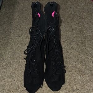 Burju Lace-Up Women's Boots